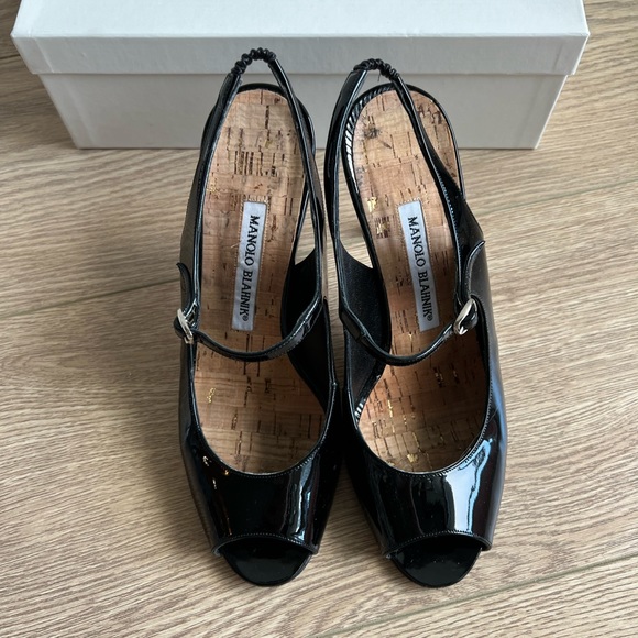 Manolo Blahnik - Mary Jane peep-toe Stilettos, black patent leather - Picture 2 of 9
